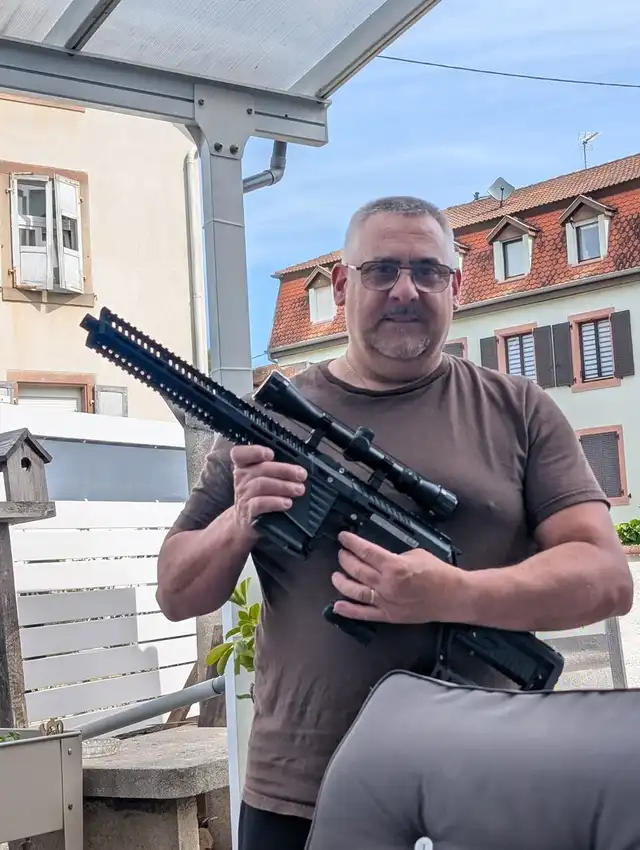 HUBY'ZZZ Destruction de nids de guêpes, de frelons et de frelons asiatiques!