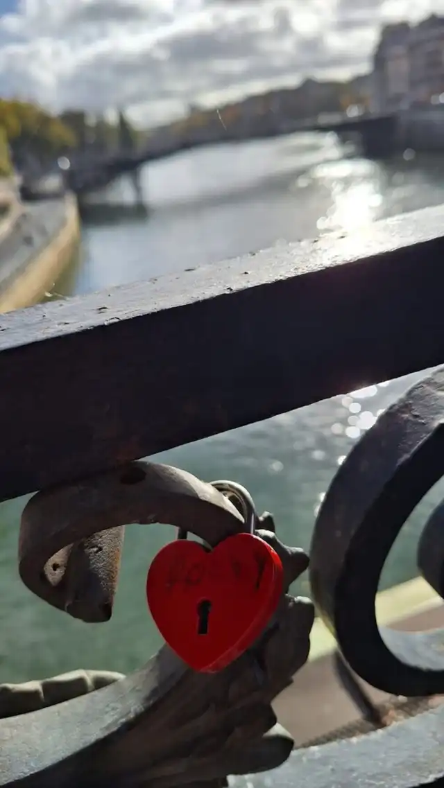 Paris: ville des amoureux!