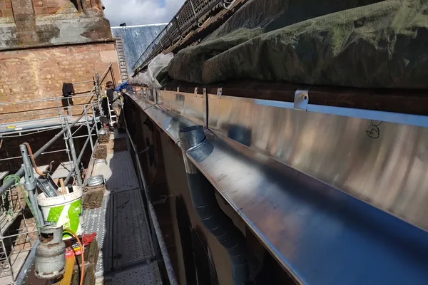 TRAVAUX EGLISE CÔTE PARKING- MARS